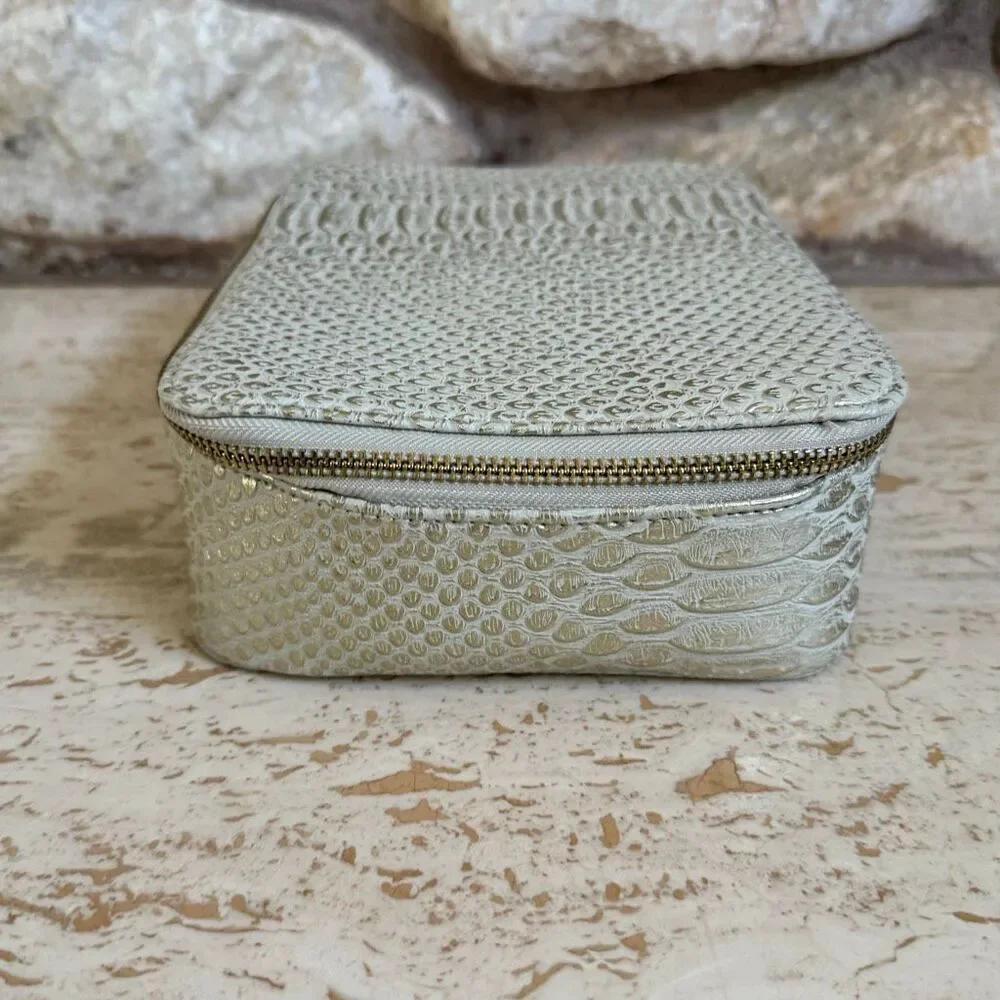 Stella & Dot snake print travel jewelry box. Travel organization